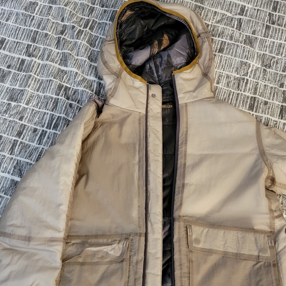 Lululemon jacket. - Picture 5 of 7
